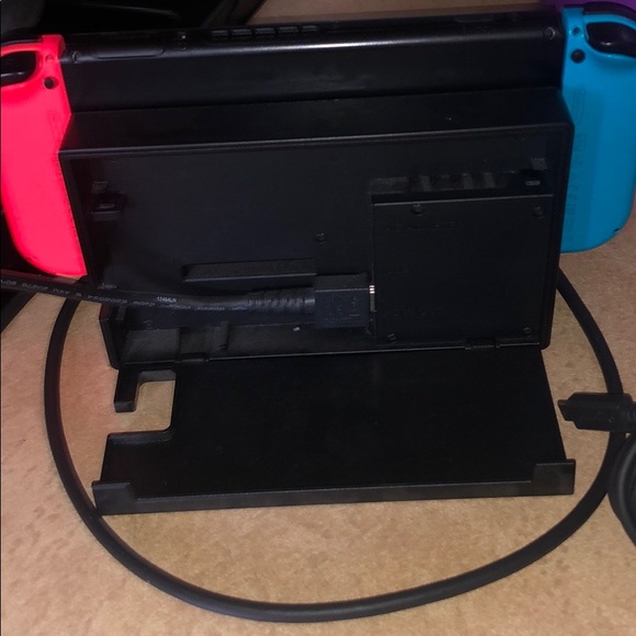 Nintendo switch - Picture 5 of 5